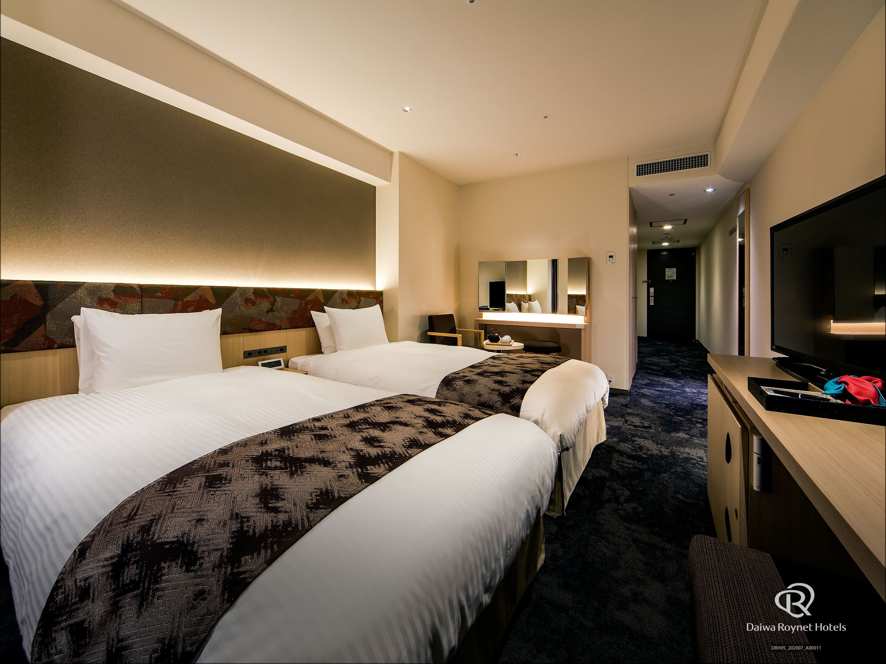 1 bedroom, down duvets, in-room safe, desk