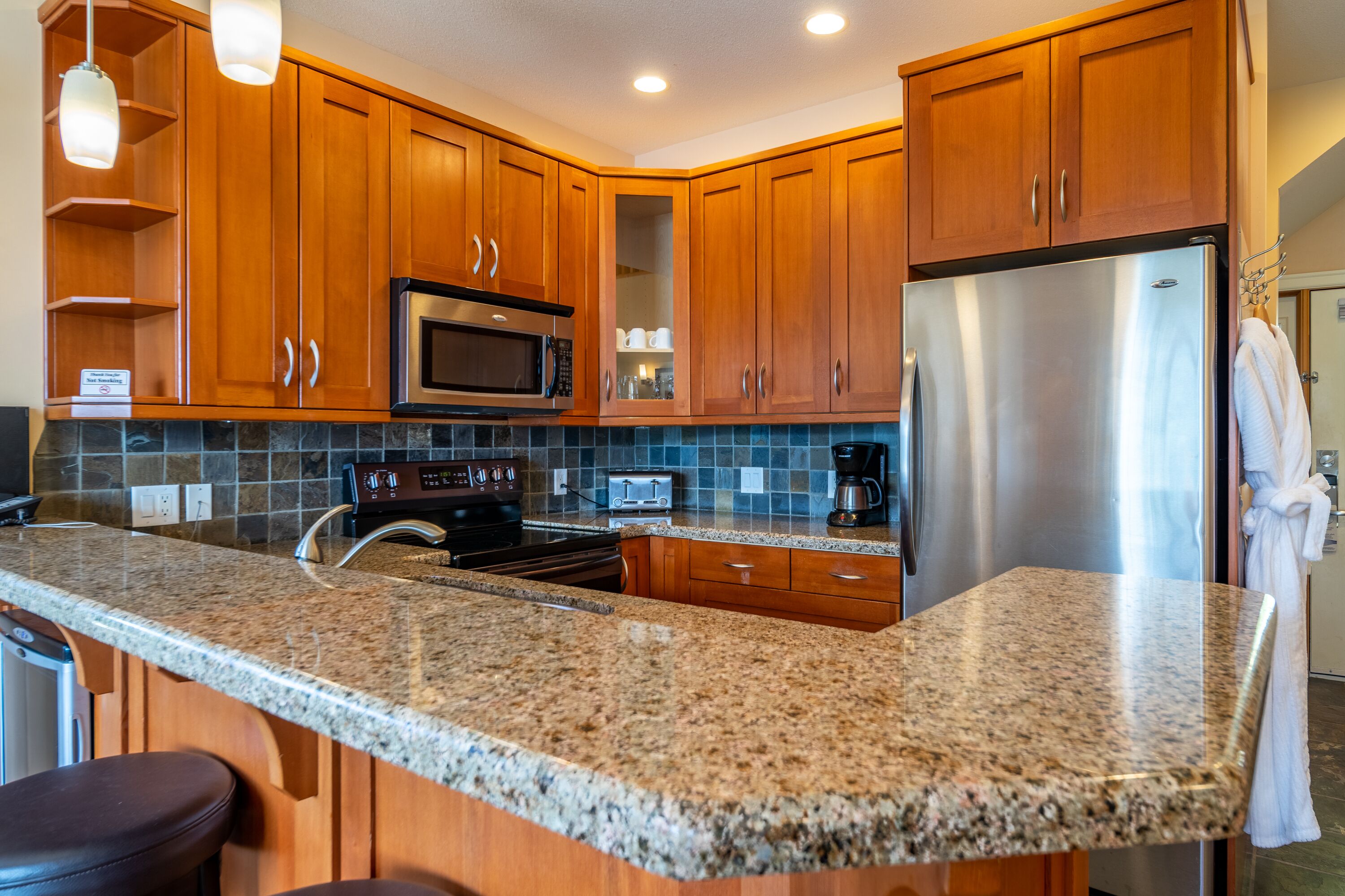 luxury chalet, 2 bedrooms | private kitchen | coffee/tea maker