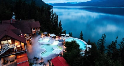 Halcyon Hot Springs Resort