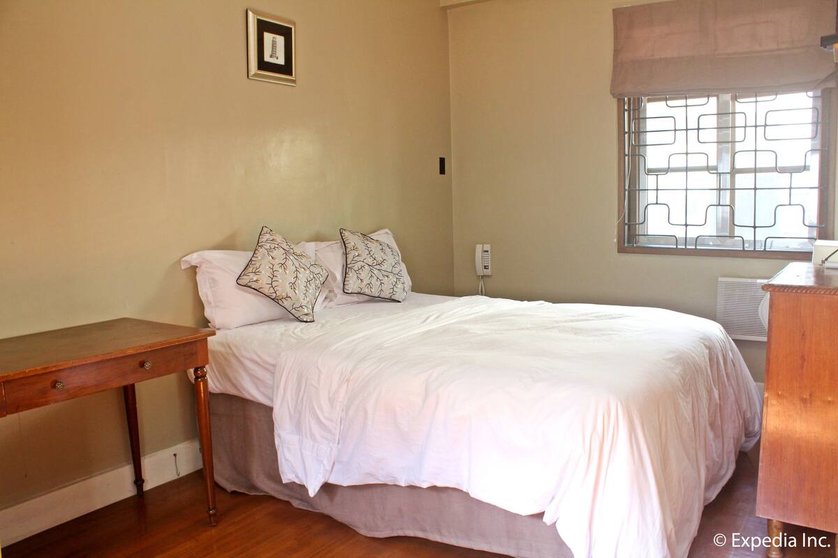 Superior Room, 1 Queen Bed ( 104 ) | In-room safe, desk, iron/ironing board, WiFi (free)