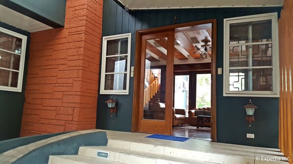 Property entrance - Griffin Lodge Baguio (Baguio)