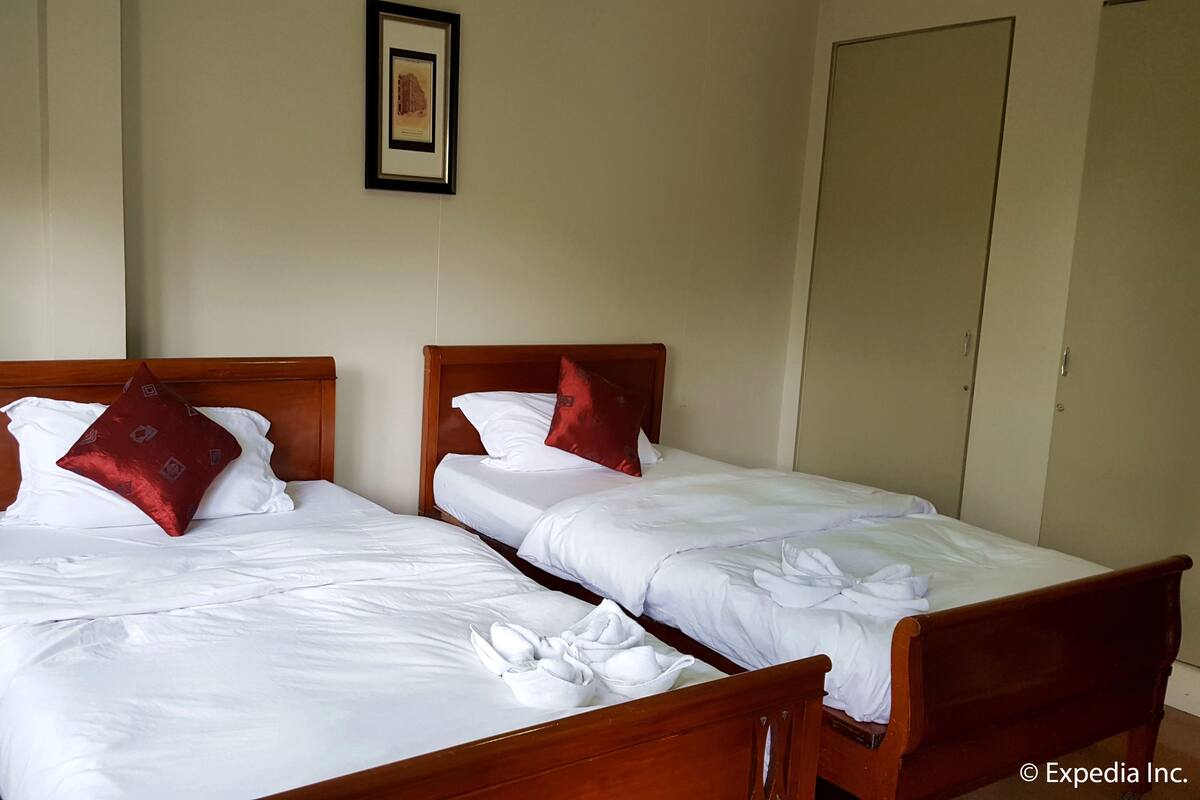 In-room safe, desk, iron/ironing board, WiFi (free)
