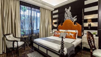 客房 (Suite Room) | 房內夾萬、書桌、熨斗/熨衫板、免費 Wi-Fi