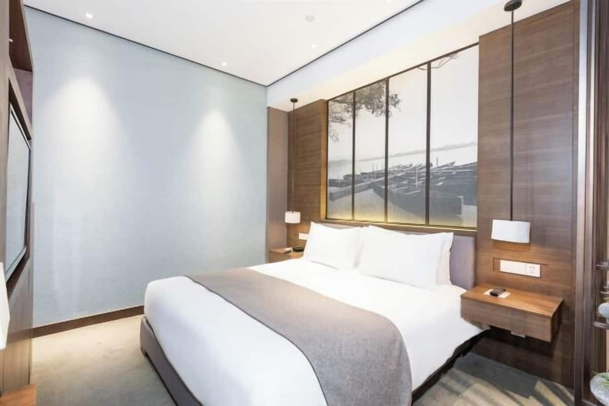 Minibar, in-room safe, desk, blackout curtains