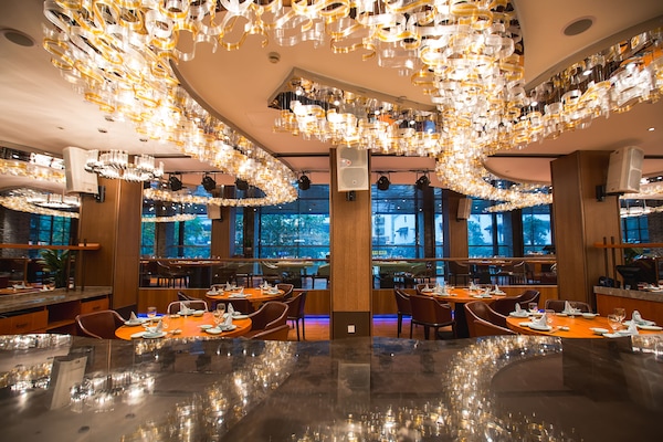 2 restaurants, Chinese cuisine