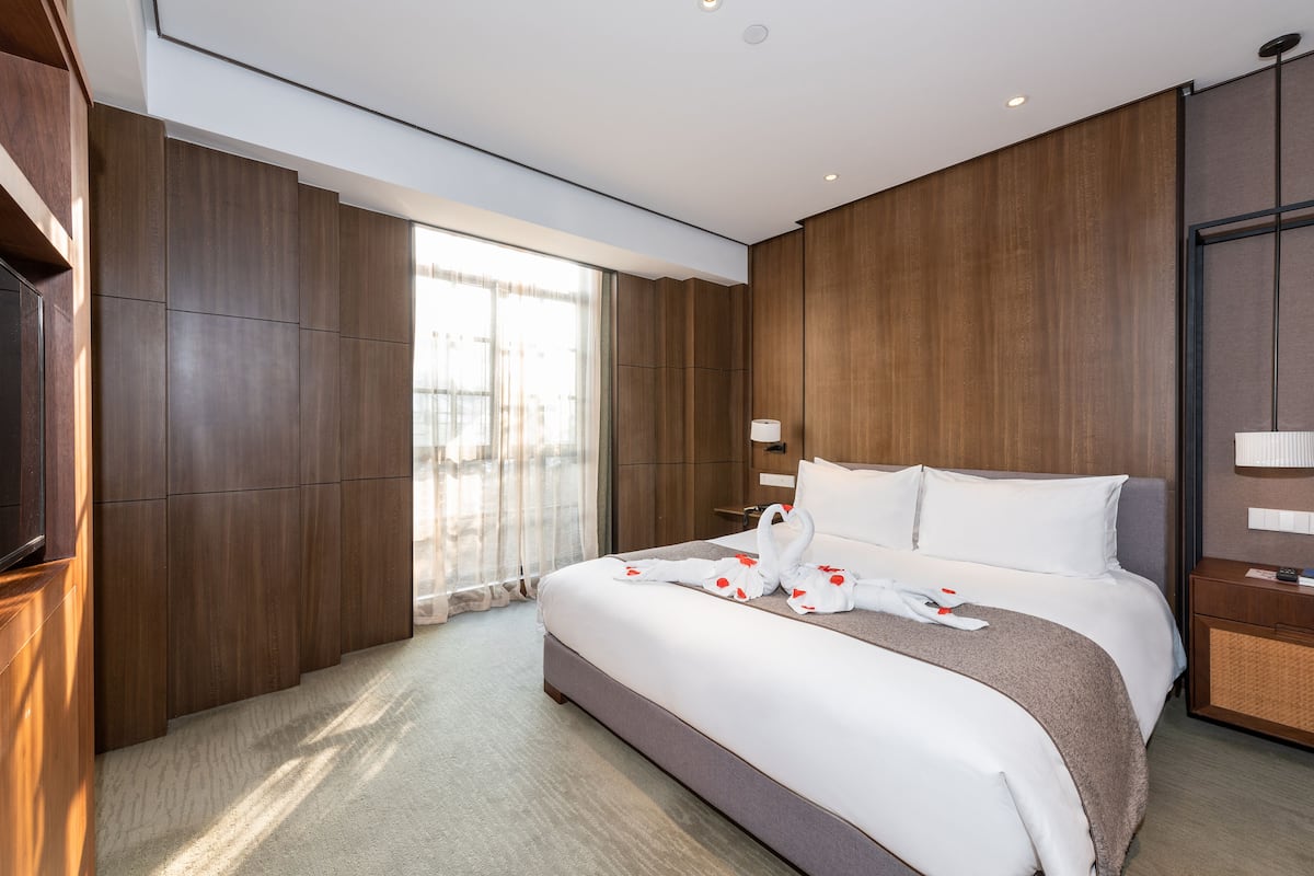 Minibar, in-room safe, desk, blackout curtains