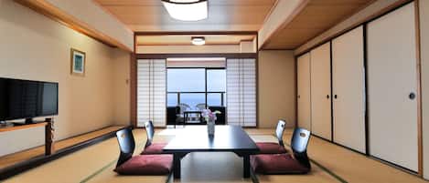 Traditional-Zimmer, Meerblick (Standard Japanese Style, 10Tatami-mat) | Zimmersafe, kostenloses WLAN, Bettwäsche
