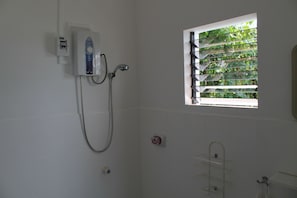 Room (  2  ) | Bathroom | Shower, towels