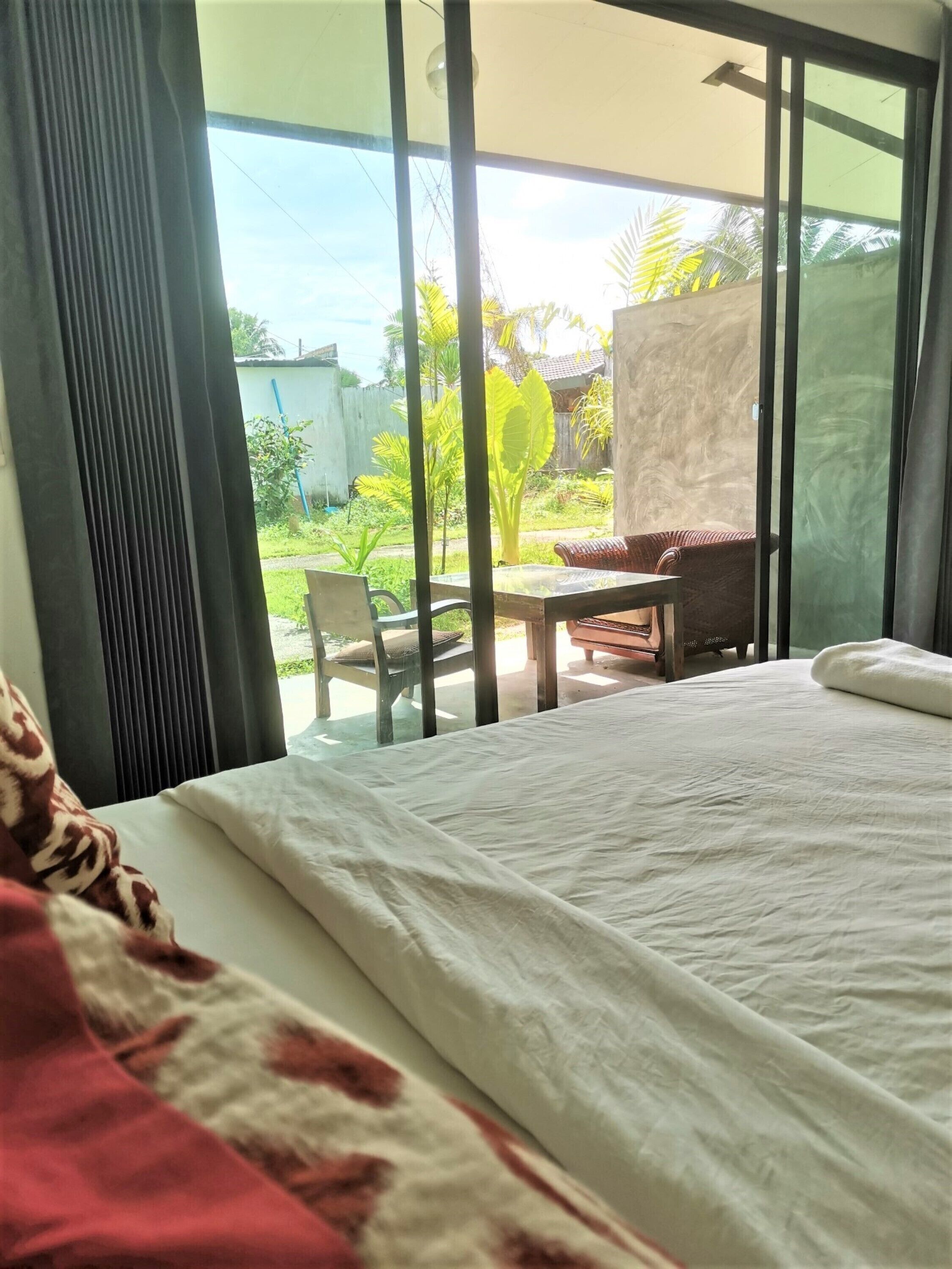 deluxe double room | desk, blackout curtains, free wifi, bed sheets