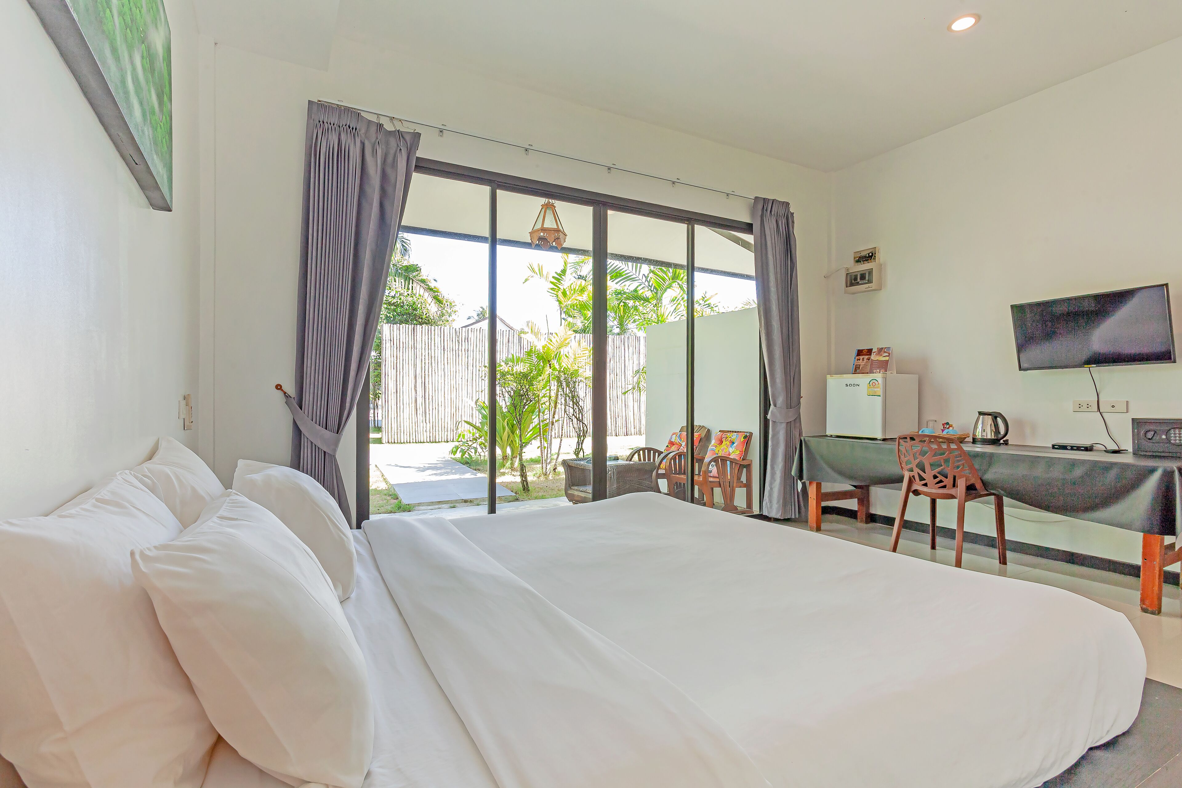 Deluxe Double Room Garden View