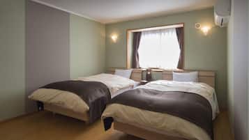 Deluxe Cottage With Open-Air Hot Spring Bath, Non Smoking | 1 bedroom, desk, bed sheets