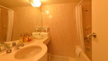 Deep soaking tub, free toiletries, hair dryer, slippers