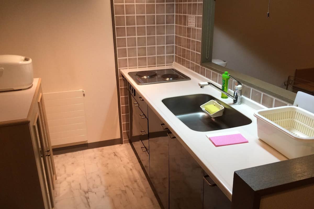 fridge, microwave, stovetop, electric kettle