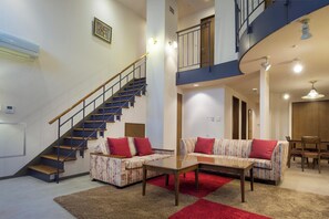 Kamar Quadruple, Bebas Asap Rokok (Maisonette) | Seprai premium, meja kerja, Wi-Fi gratis, dan seprai linen