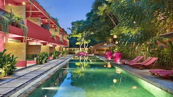 Outdoor pool, pool loungers