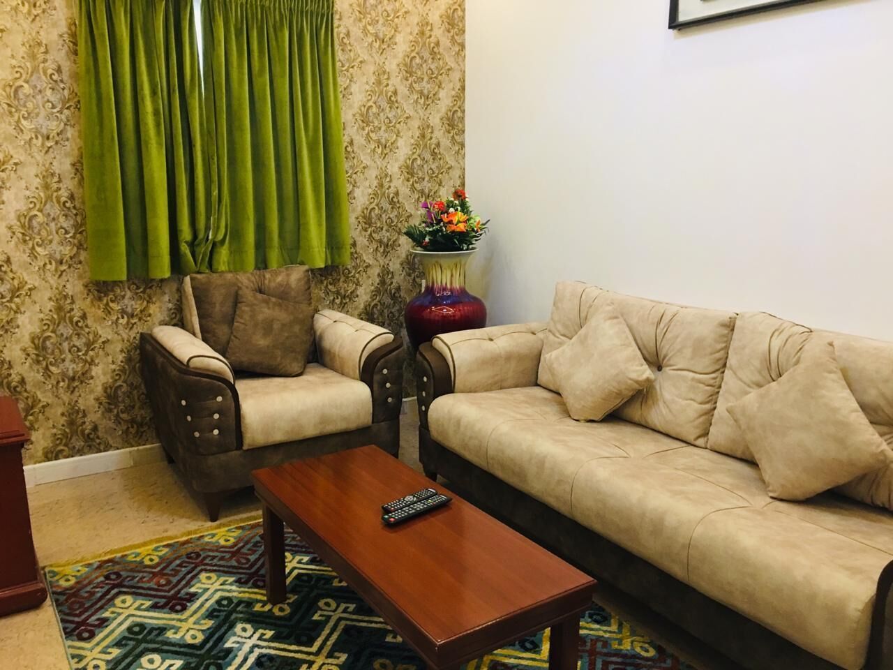 สตูดิโอ | เครื่องนอนระดับพรีเมียม, มินิบาร์, ตู้นิรภัยในห้องพัก, โต๊ะทำงาน