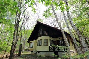 Deluxe Cottage Japanese-Western-Style Room, Non Smoking | Free WiFi, bed sheets - Tateshina Wan Wan Paradise Cottage (Tateshina)