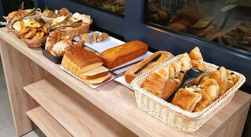 Daily buffet breakfast (EUR 11 per person)