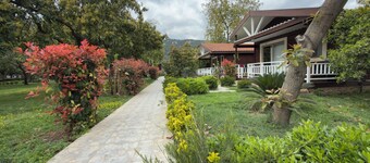 Apella Hotel