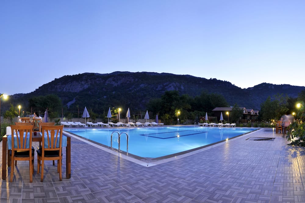Apella Hotel