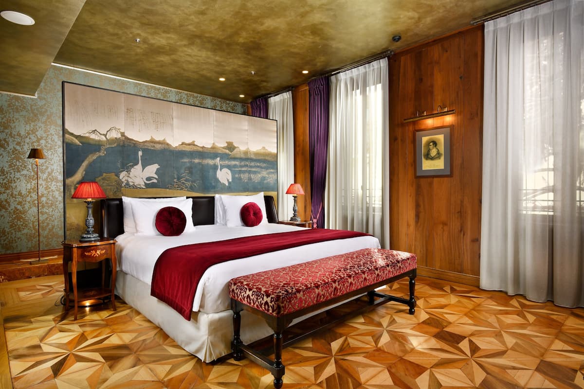 Suite | 2 slaapkamers, luxe beddengoed, een minibar, een kluis op de kamer