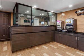 Lobby - Travelodge by Wyndham South Hackensack (South Hackensack)