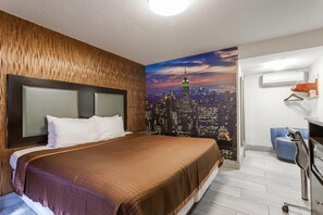 Room, 1 King Bed, Non Smoking | Desk, blackout drapes, iron/ironing board, free WiFi