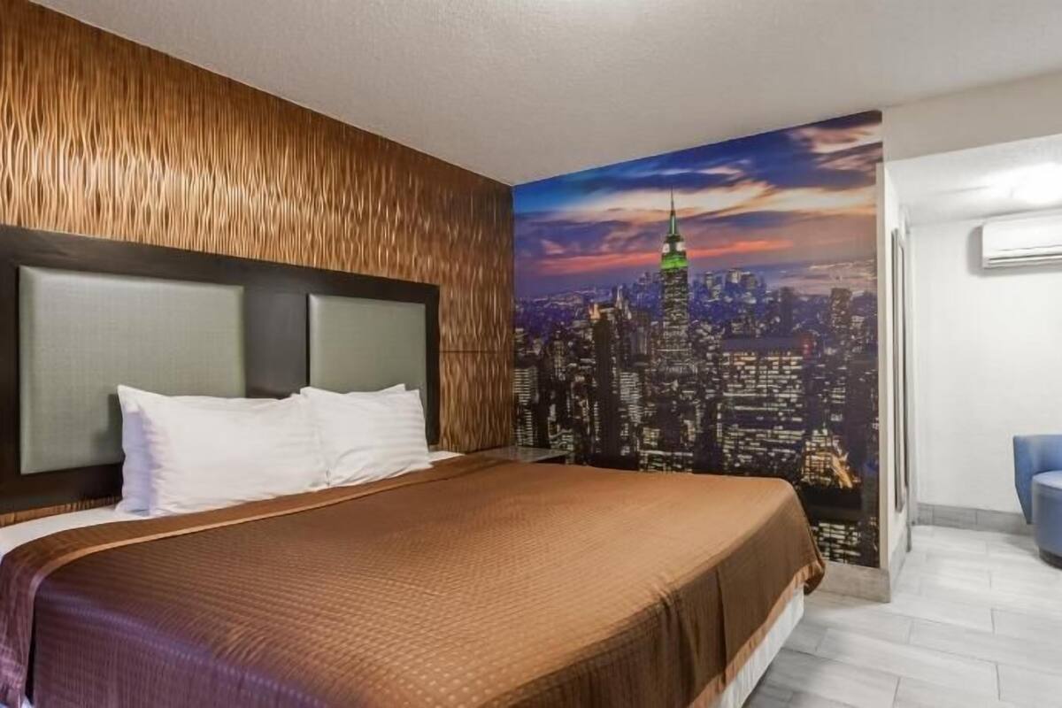 Desk, blackout drapes, iron/ironing board, free WiFi