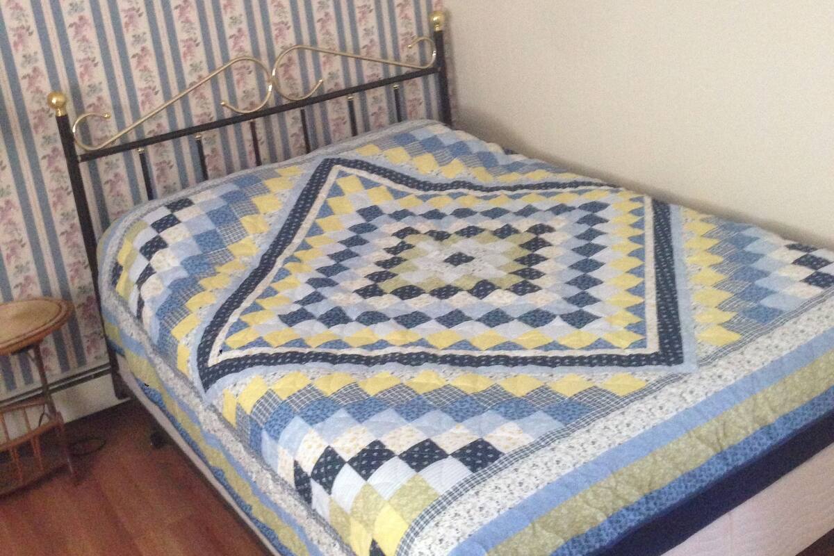 Premium bedding, iron/ironing board (on request), WiFi (free)
