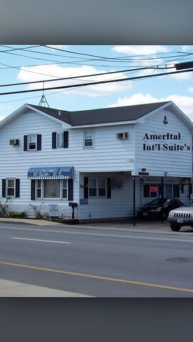 AmerItal International Suites