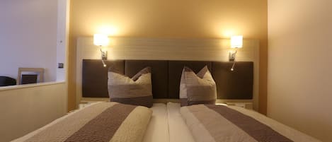 Double Room | Desk, soundproofing, cots/infant beds, free WiFi