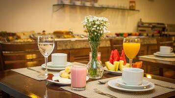 Free daily buffet breakfast
