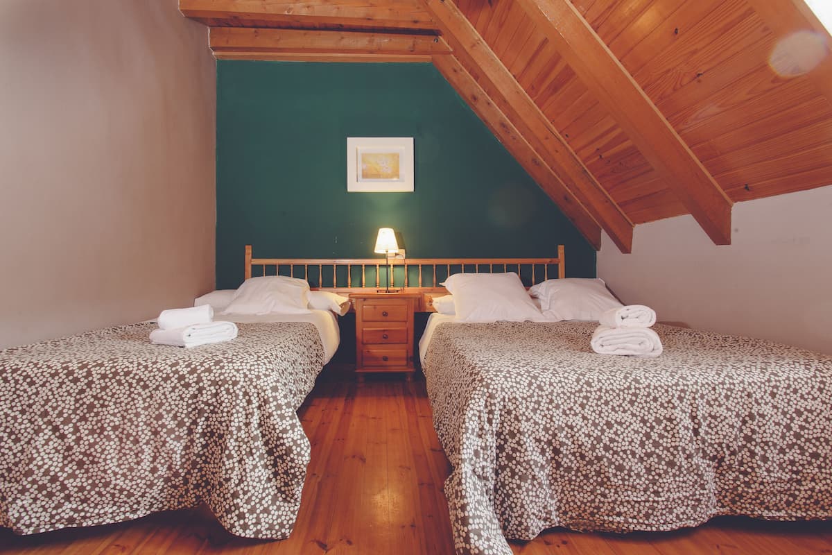 Habitación triple (2 adults + 1 child) | Escritorio, espacio para trabajar con un portátil, wifi gratis