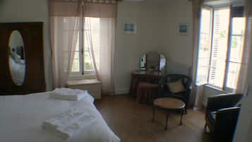 Comfort Double Room | Egyptian cotton sheets, premium bedding, individually decorated
