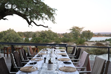 Restaurant. Zambezi Dusk