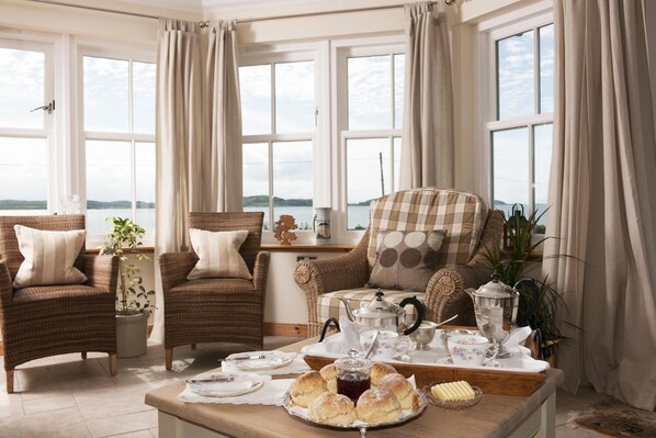 Télévision à écran plat