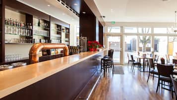 2 restaurants, Regional cuisine