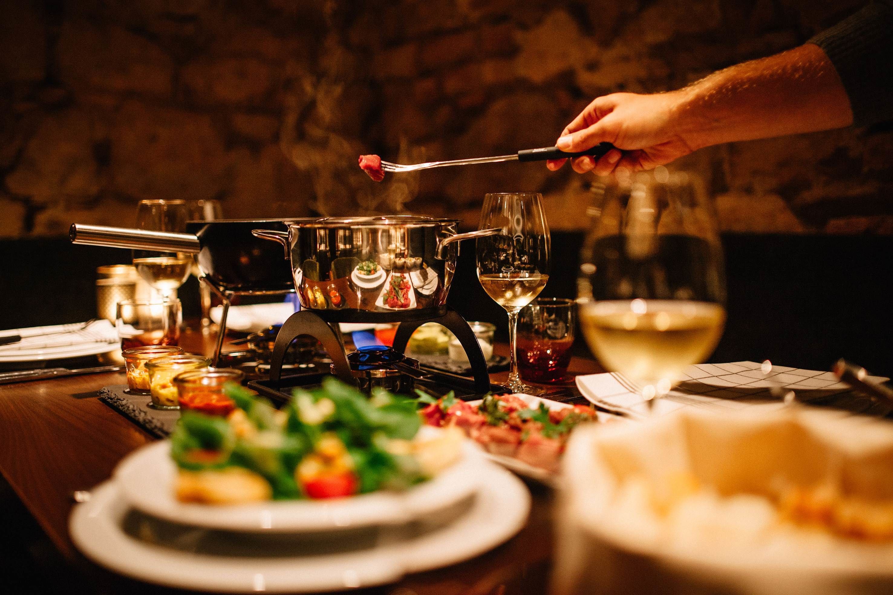 2 restaurants, regional cuisine