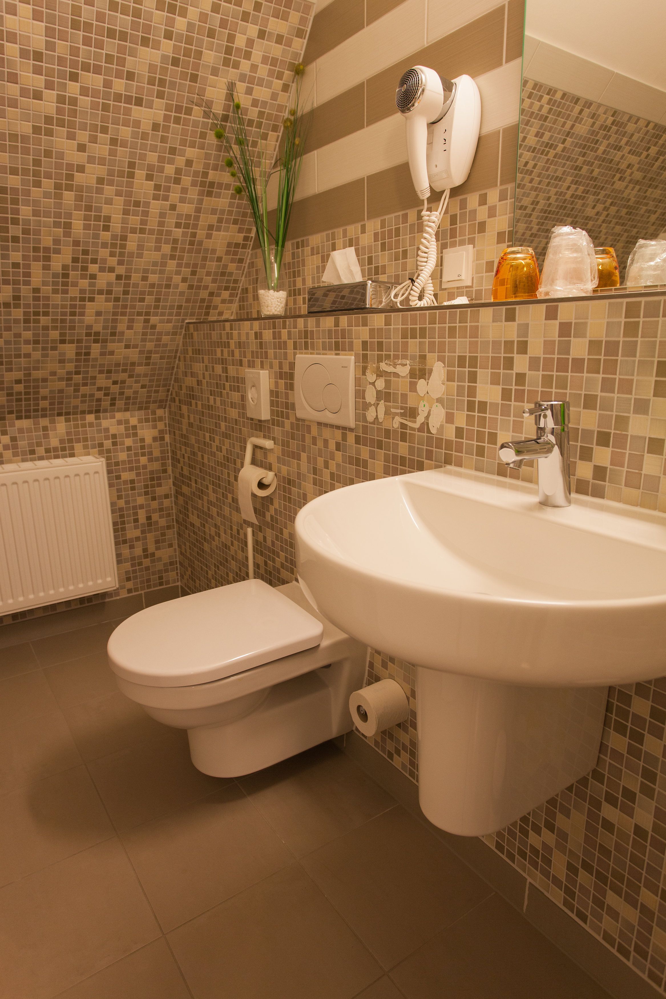 standard double room | 1 bedroom, in-room safe, desk, soundproofing