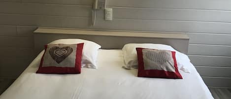 Double Room | Premium bedding, desk, iron/ironing board, cots/infant beds