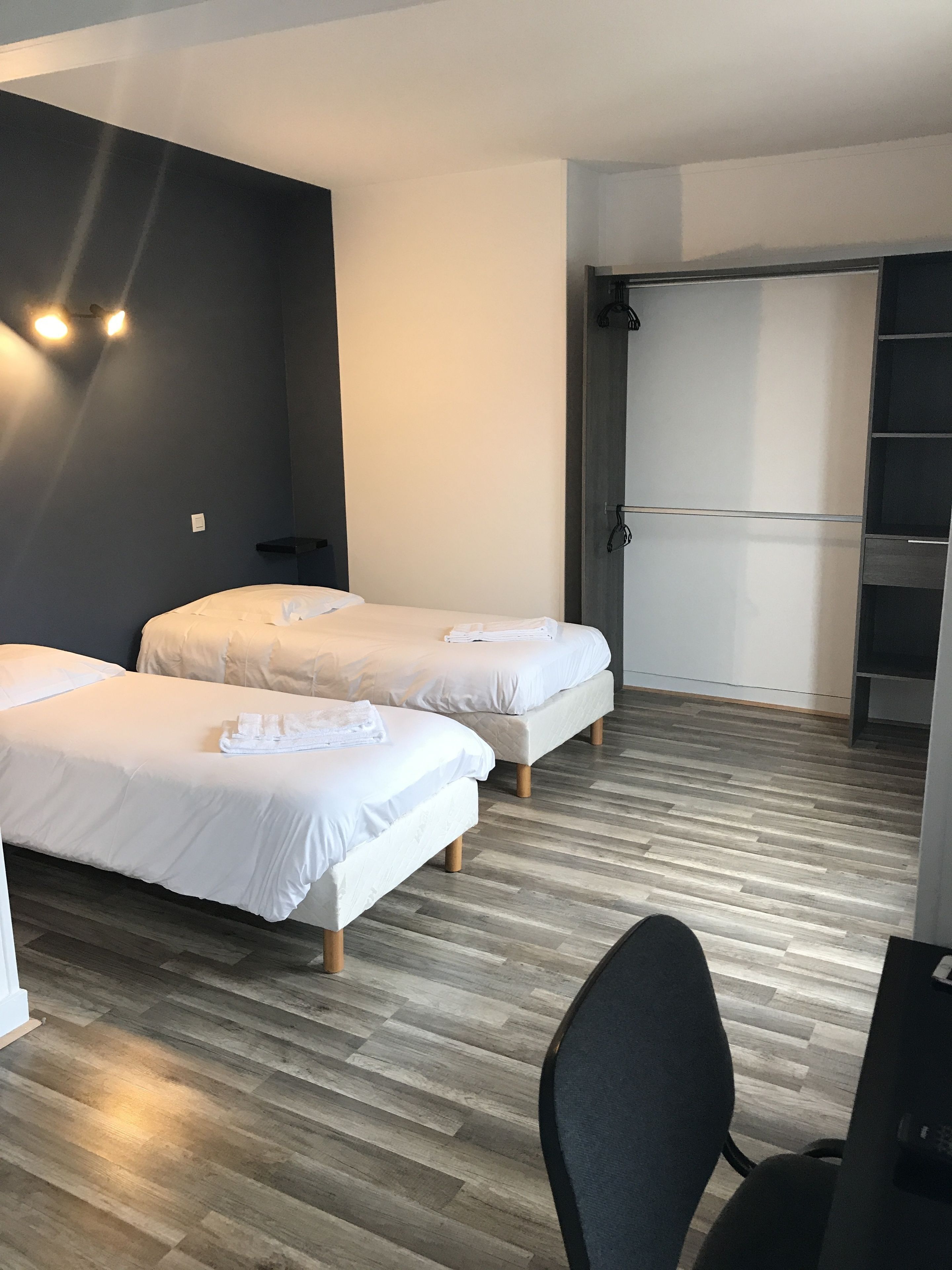 Ropa de cama de alta calidad, escritorio, tabla de planchar con plancha