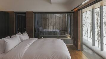 Free minibar items, in-room safe, free WiFi, bed sheets