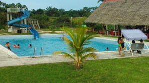 Utomhuspool