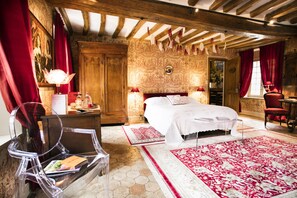 Premium Room (Traviata) | 1 bedroom, premium bedding, down duvets, Select Comfort beds