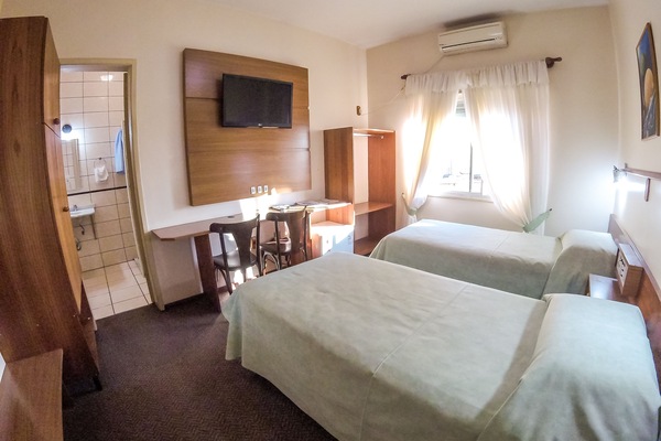 Standard Room | Desk, blackout drapes, WiFi (free), bed sheets
