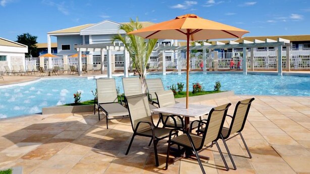 7 outdoor pools, pool umbrellas, pool loungers - Apartment Lacqua di Roma 2 Abad (Caldas Novas)