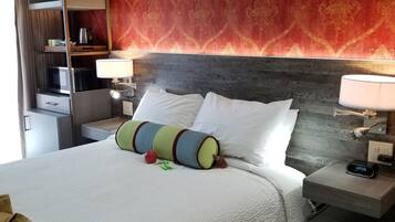 1 bedroom, in-room safe, desk, blackout curtains