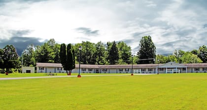 Potsdam Inn