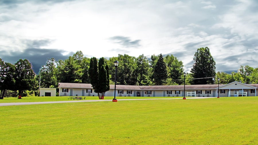 Potsdam Inn