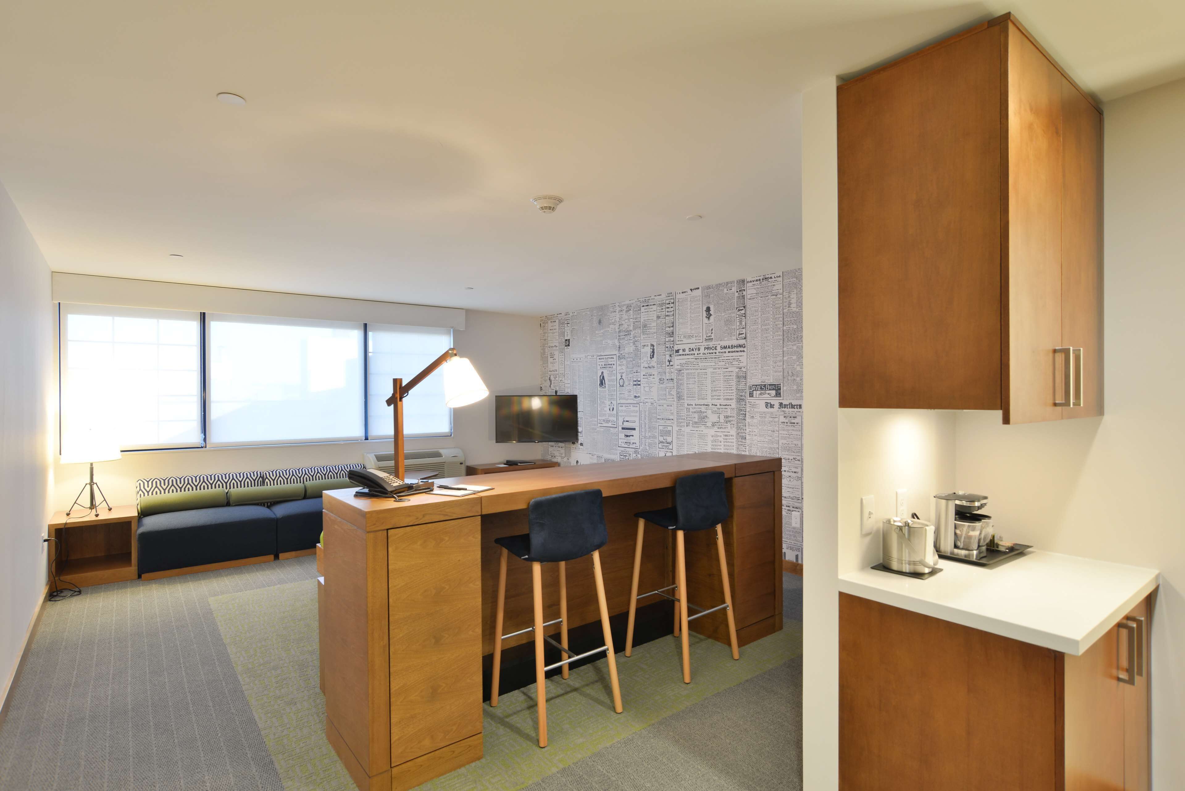 room, 1 queen bed, non smoking (island) | in-room safe, desk, laptop workspace, blackout curtains